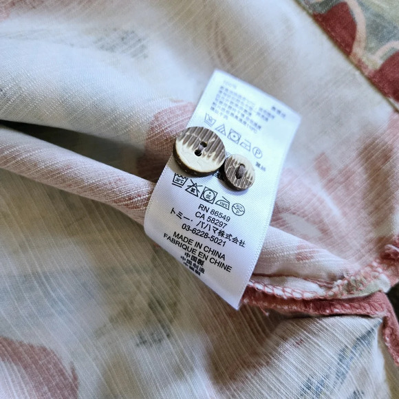 Tommy Bahama Disney Parks Collection Postcard Hawaiian Mens Shirt 100% Silk Sz S - Picture 10 of 10